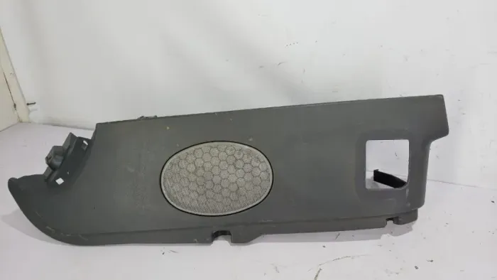 Suporte tampão lado esquerdo VW Parati G3 G4 99-09 (C/Detalhe)
