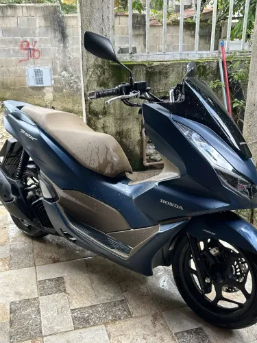 Troco ou vendo PCX por moto com embreagem