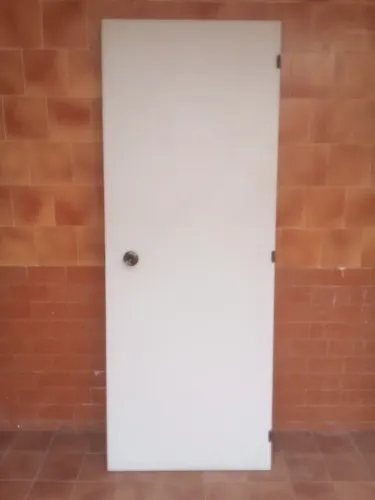 Porta divisória sólida