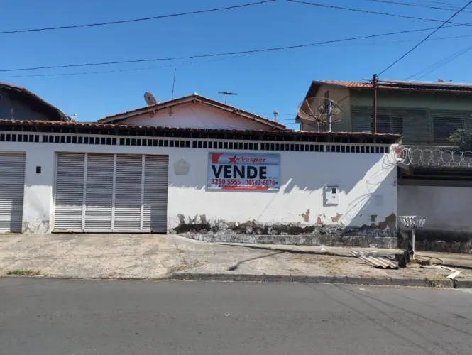 Casa - Rua 6A - Setor Água Branca
