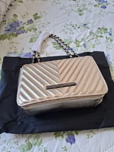 Bolsa dourada Santa Lolla Nova