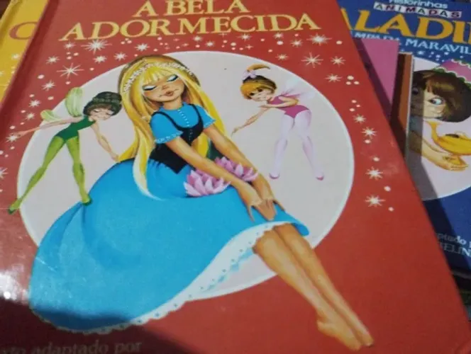 13 livrinhos da coleção historinhas animadas usados