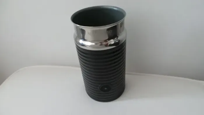 Copo do aerocciono nespresso sem a base e sem funcionar 127v