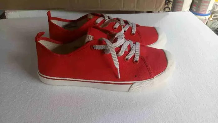 Um lindo tênis arezzo 40