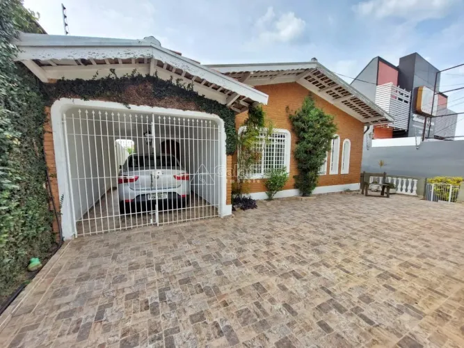 Casa à Venda com 3 quartos no Jardim Paulicéia em Campinas.