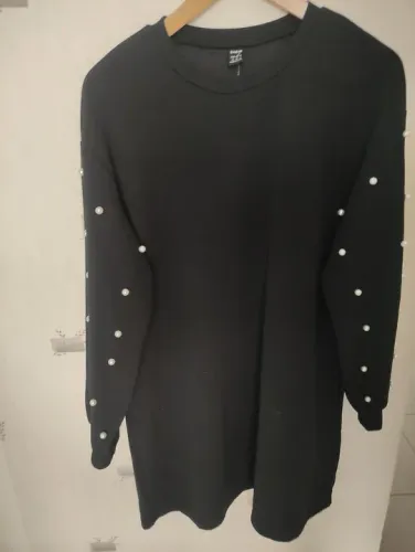 Vestido sem uso evasê v/ pérolas