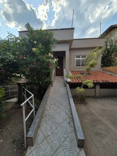 Oportunidade,  Casa em Olaria !!