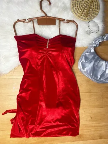 Vestido vermelho de veludo
