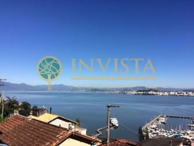 Terreno com 228m² à venda no bairro do Centro