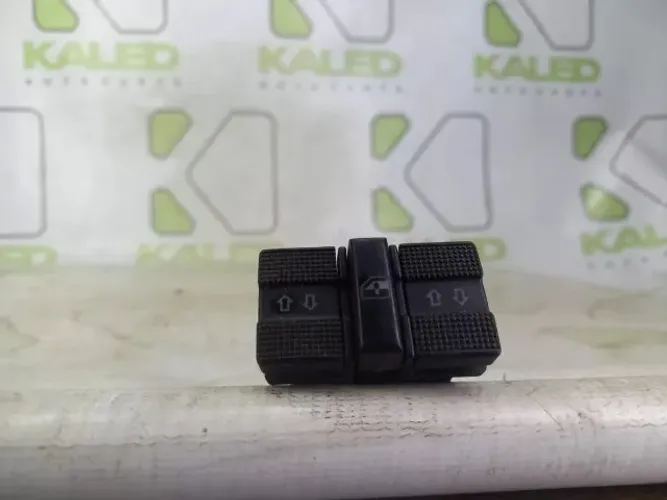 Botão Comando Vidro Elétrico E Trava Vidros Vw Golf 93/97