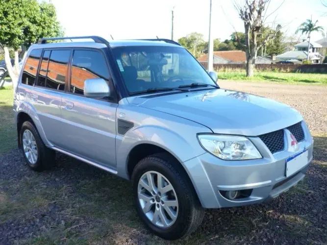 PAJERO TR4 2.0 4X2 MANUAL