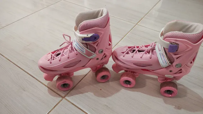 Vende-patis rosa semi novo preço ótimo . 