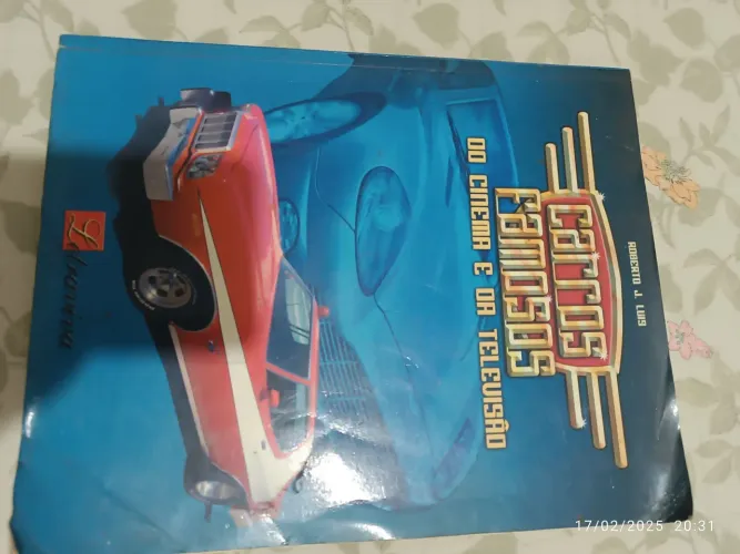 Carros Famosos do Cinema e da Televisão - Livro