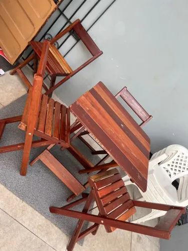 Conjunto de mesa e cadeira para bar 