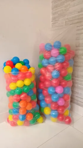 Desapego 340 bolinhas coloridas para piscina de bolinhas 2 tamanhos (71 mm e 60 mm)