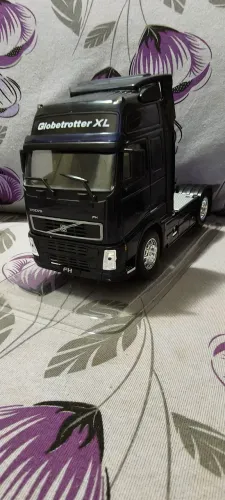 Miniatura Volvo FH12 escala 1/32