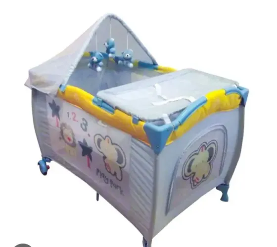 Berço Infantil com Mosquiteiro e Estrutura Resistente