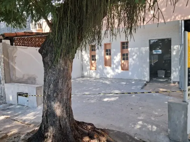 IMOVEL COMERCIAL TÉRREO, Centro Araruama, ao lado da UNICRED
