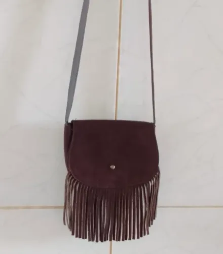 Bolsa marrom de franja. Pequena.