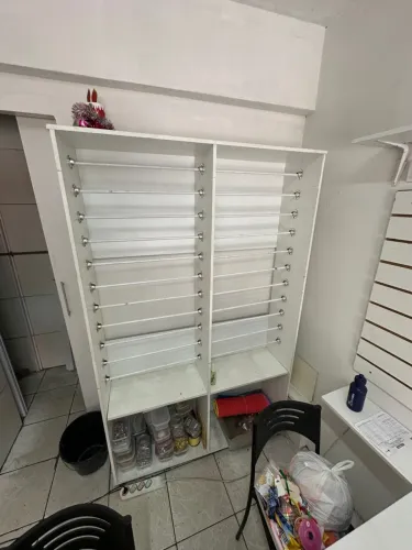 Armário para Rolos de fios e fitas