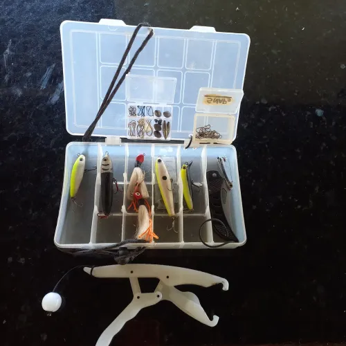 Equipamento de pesca completo,praticamente novo.