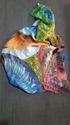 Lenço 100% Silk (Seda).
