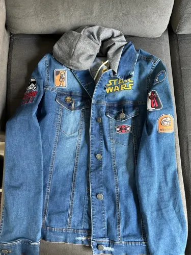 Jaqueta Jeans Star Wars com Capuz e Patches Studio Geek