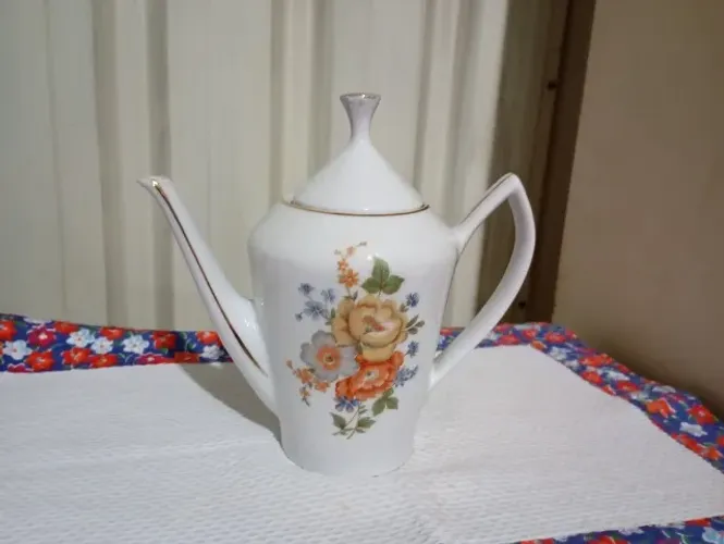 bule porcelana pozzani antigo