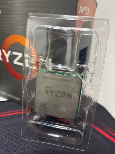 RYZEN 3 2200G + COOLER