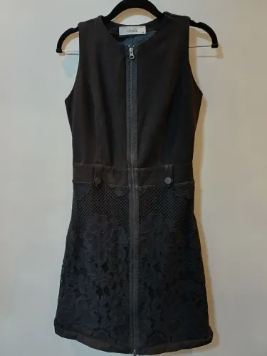 Vestido Rubinela preto com renda e ziper , tam. 38.