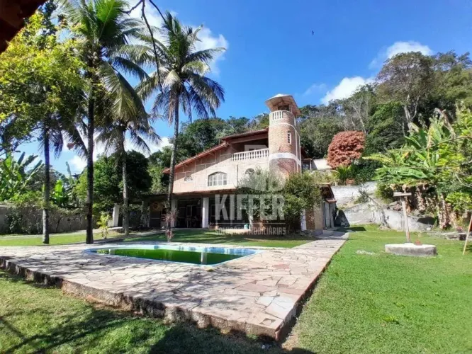 Maravilhosa Casa com 7 Quartos, 4 Suítes, Mirante, Piscina, 2 Churrasqueiras, 5 vagas, 360