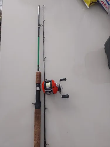 Vara com carretilha pesca