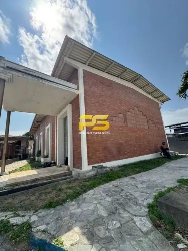 Galpão para Locação Área 749 m² | Bairro da Torre