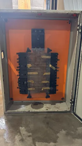 Vendo armário elétrico completo com dijuntores