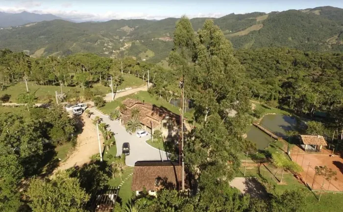 Terreno 1.281 m² em condomínio fechado- Santo Amaro da Imperatriz-SC