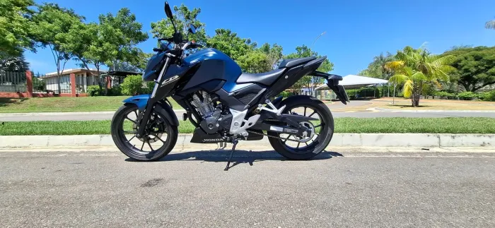 Vendo CB 300F ABS Único Dono. Impecável 