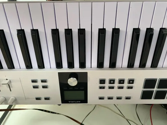 Teclado Controlador MIDI Arturia
