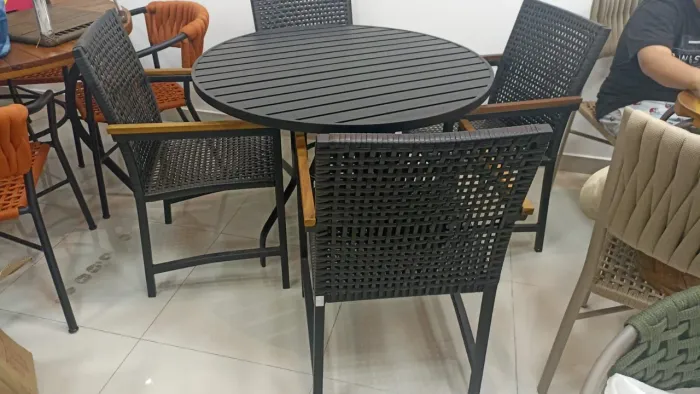 Jogo de mesa para área externa 