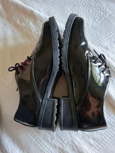 Sapatos Oxford Femininos Envernizados - Elegância e Estilo!