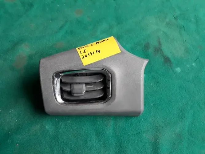 Difusor De Ar C/moldura Onix/prisma Le 2013/19 original usado