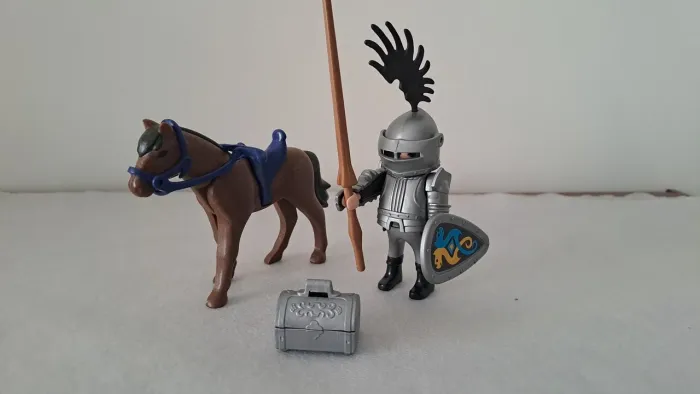 * MT Playmobil Cavaleiro Medieval Raro com Cavalo e Acessórios 