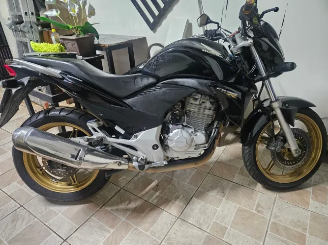 Vendo ou troco Cbr300 2015