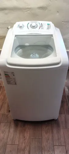 Máquina de lavar roupa Eletrolux,semi nova