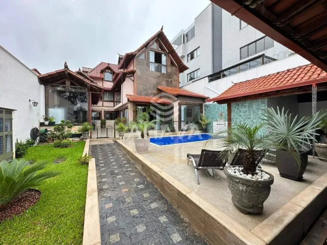 Casa com 4 Quartos sendo 3 suítes à Venda, 472m², Planalto, próximo ao restaurante Via Fér
