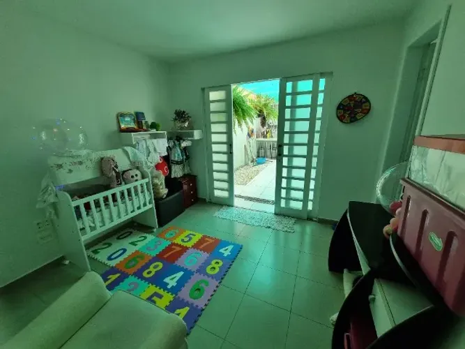 Vendo Sobrado de 4 Quartos em Santa Felicidade