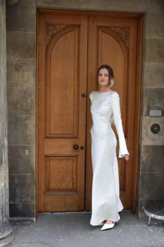 Vestido longo de noiva em cetim branco - tamanho P (36, 38)