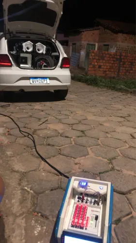 Vendo som automotivo
