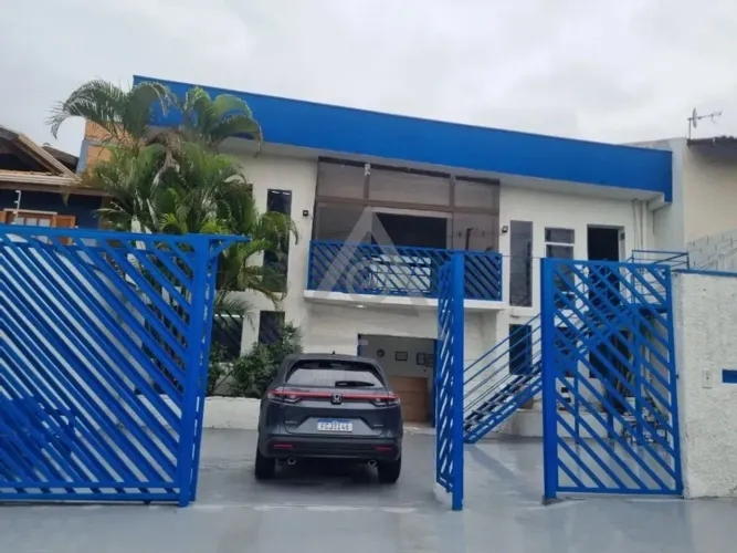 Prédio à venda em Campinas, Vila Brandina, com 200 m²