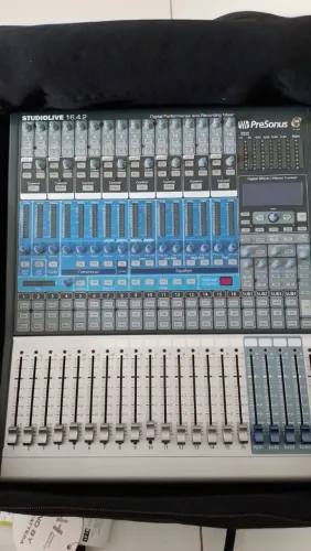 Vendo Mesa de Som PreSonus StudioLive 16.4.2<br><br>R$ 5.000,00<br>Analiso trocas!