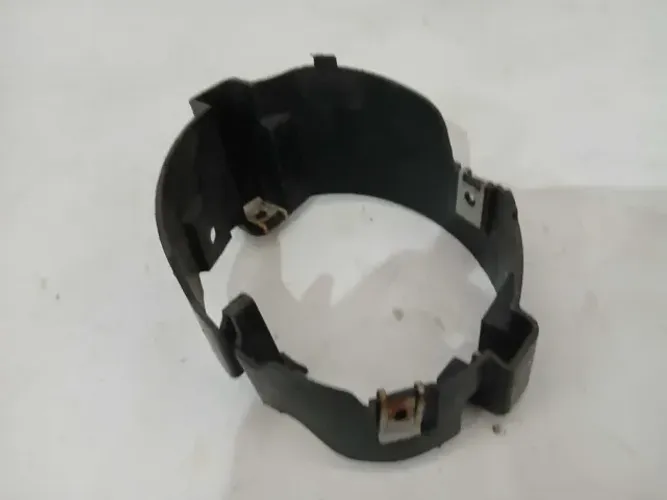 MOLDURA FAROL MILHA ESQUERDO NISSAN MARCH 2012/2016